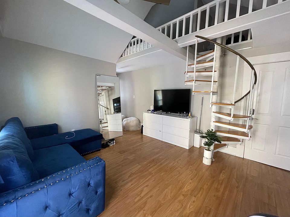 1st image of 504 4th Ave S APT 2