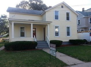 656 High St, Aurora, IL 60505