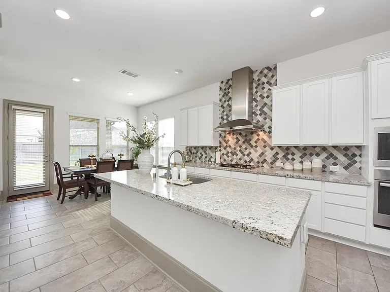 1911 Sapphire Pines Ln — Photo 13