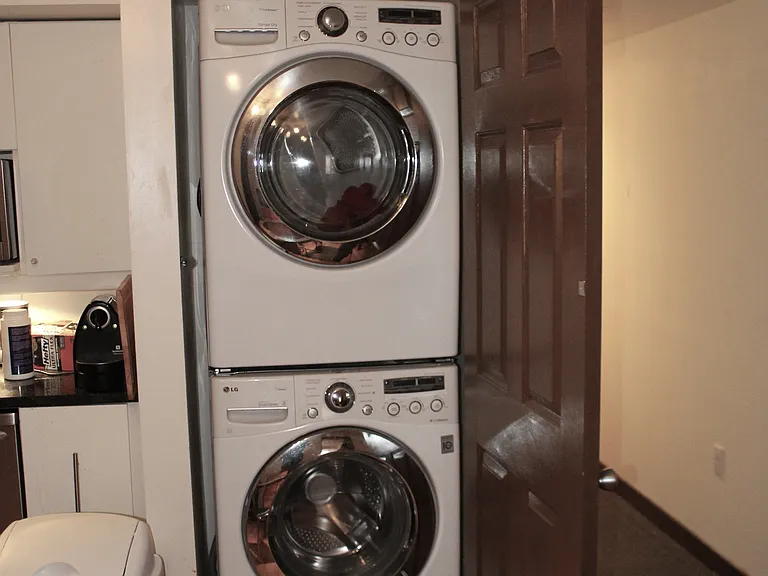 925 N Calvert St #B — Photo 9