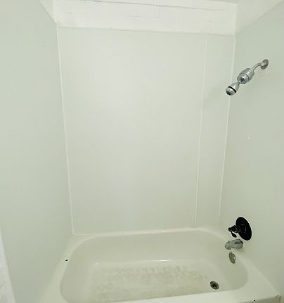 5th image of 5770 S Park Ave