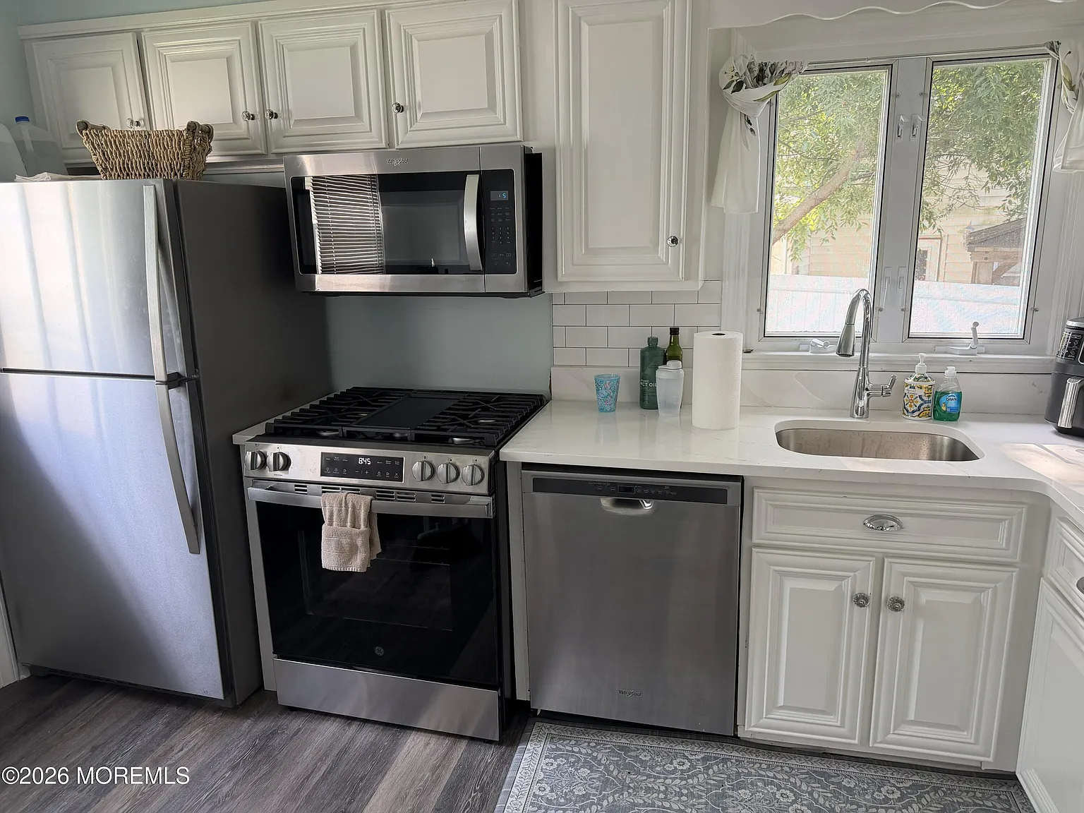 3 bed, 1.5 bath, $3,500 — Photo 4