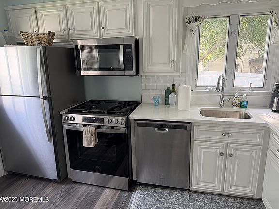 4th image of 49 Ridge Pl
