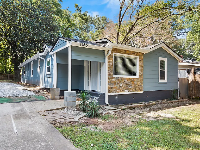 1135 Hillcrest Dr SE — Photo 32