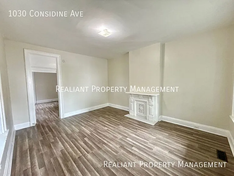 1030 Considine Ave — Photo 2