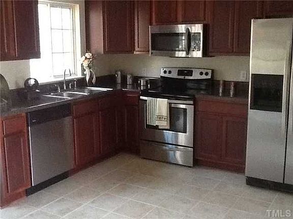 3rd image of 4922 Tyne Dr