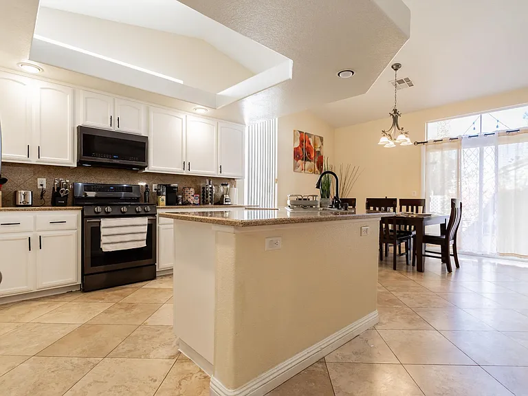 8708 Raindrop Canyon Ave — Photo 6