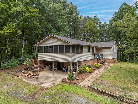 2nd image of 307 Owl Hollow Rd