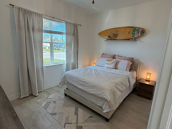 4th image of 13761 Blue Bay Cir