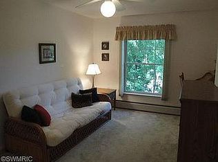 201 Dewitt Ln APT 204, Spring Lake, MI 49456