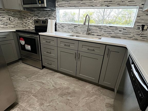 2nd image of 1 Winneconnett Rd