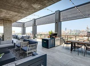 178 N Ada St #423, Chicago, IL 60607