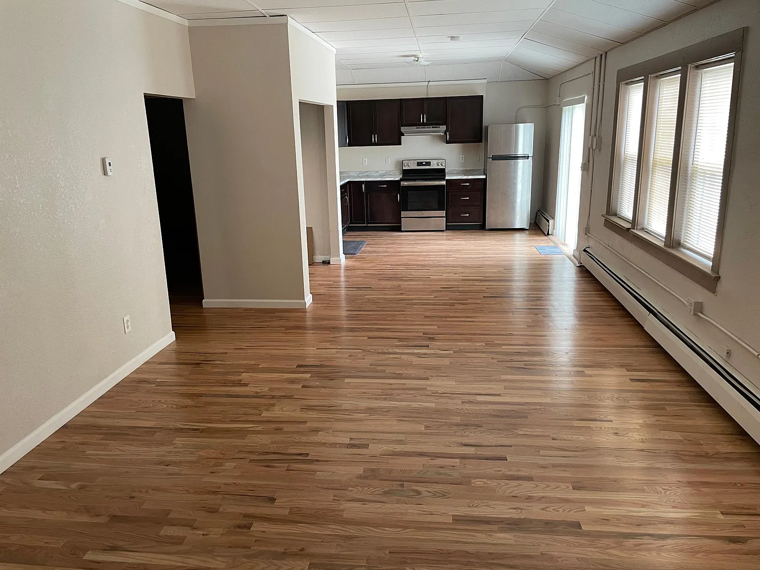 76 S Grove St — Photo 3