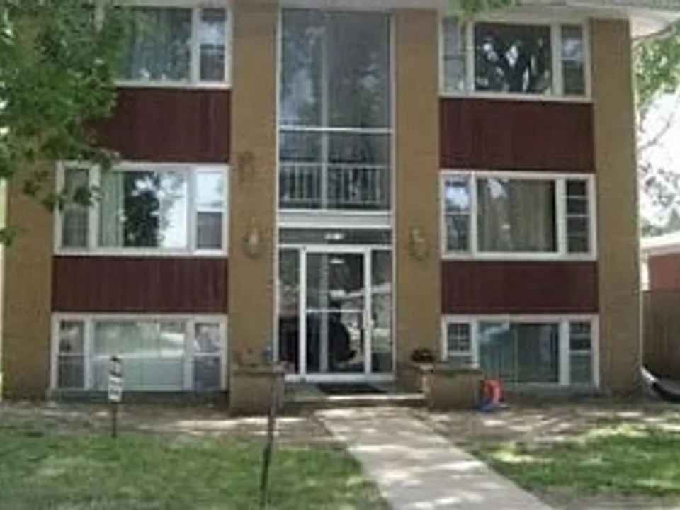 3915 N 69th St