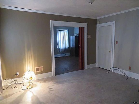 4th image of 1316 Seymour Ave