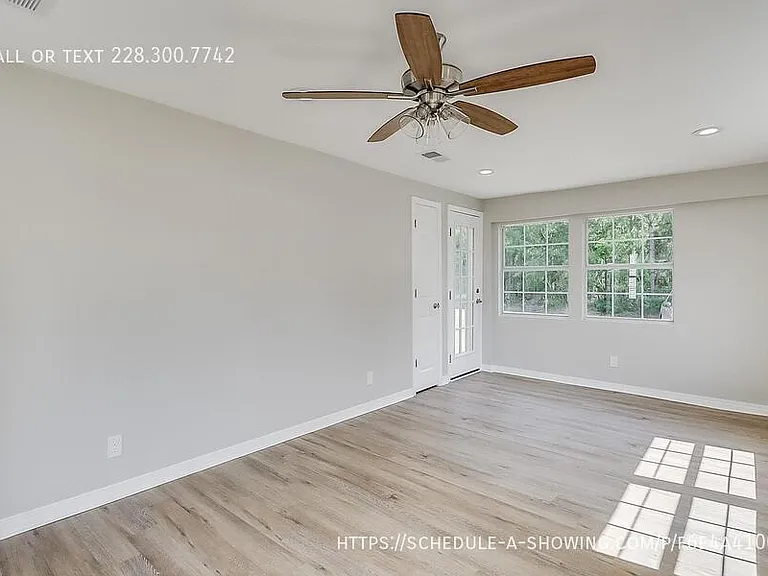 912 Maple St — Photo 13
