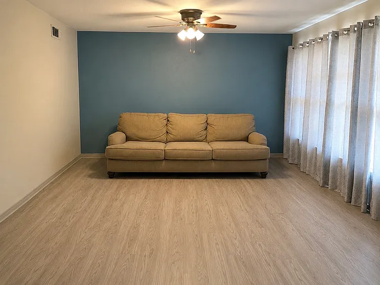 898 N Harbin Dr — Photo 7
