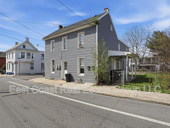 2nd image of 327 N Mulberry St