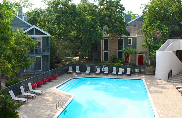 Woodlake on the Bayou Apartments — Photo 25