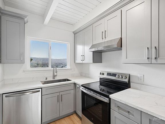 2nd image of 160 Monterey Blvd #10