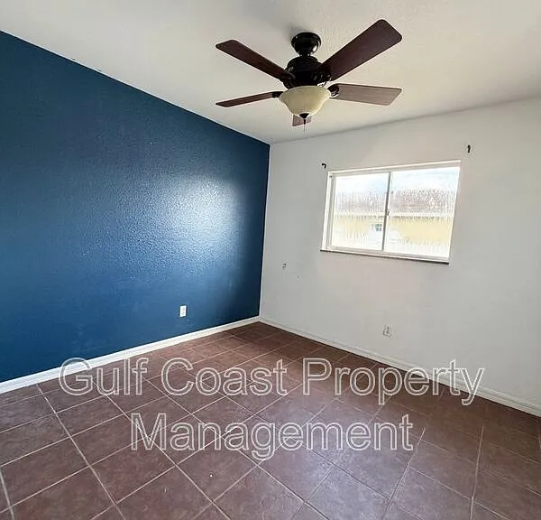 4017 NE 10th Ave — Photo 14