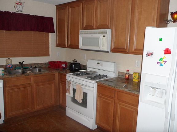 4th image of 799 Warwick Castle Dr