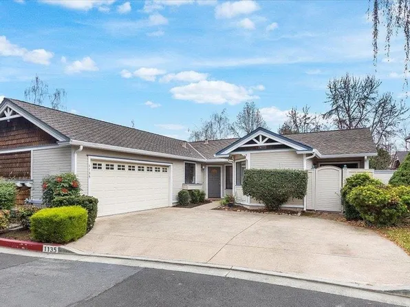 1135 Tiffany Ln, Pleasanton, CA 94566