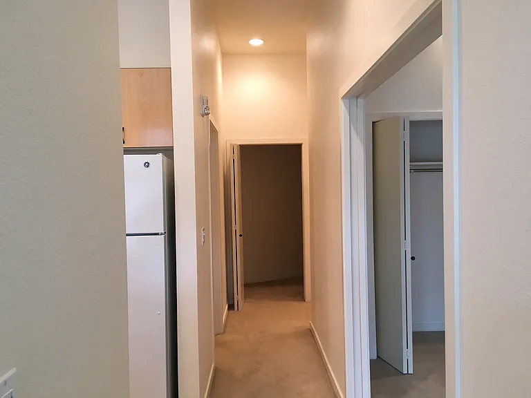 Newell Court Apartments, downtown Mercer Island — Photo 18