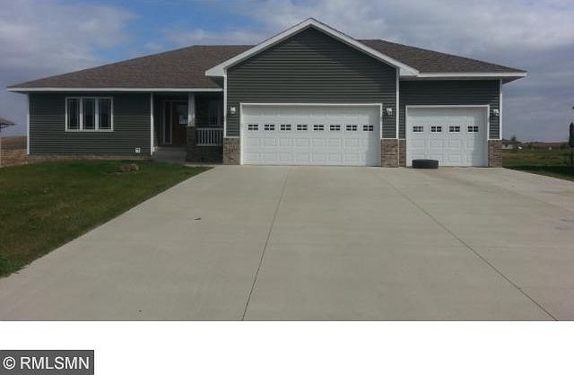 1st image of 536 Oakwood Dr