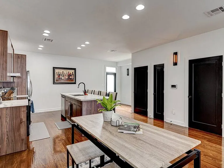 2506 Dumaine St — Photo 23