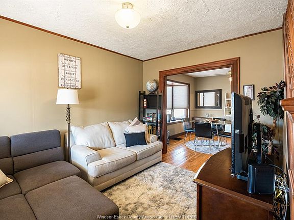 4th image of 2136 Lincoln Rd