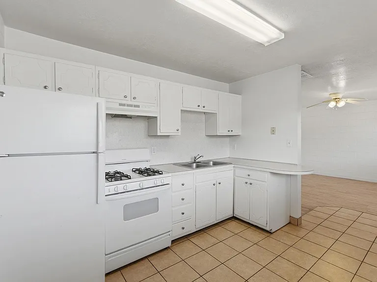 Grandview Manor — Photo 23
