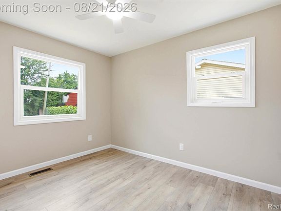 5th image of 1938 Sheick Rd