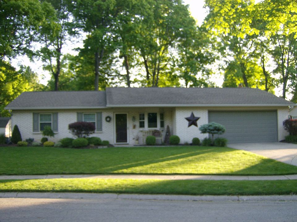 1st image of 26 Chinook Ct