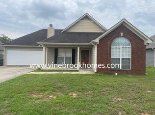 133 Spring St, Calera, AL 35040