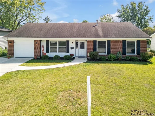 515 Burr Oak Dr, Lake Zurich, IL 60047