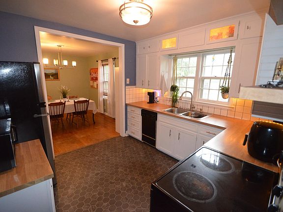 5th image of 3513 SW York Way