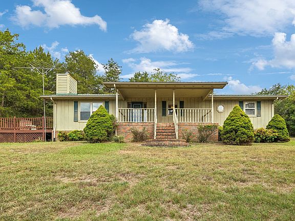 3rd image of 211 Pinnacle Ln