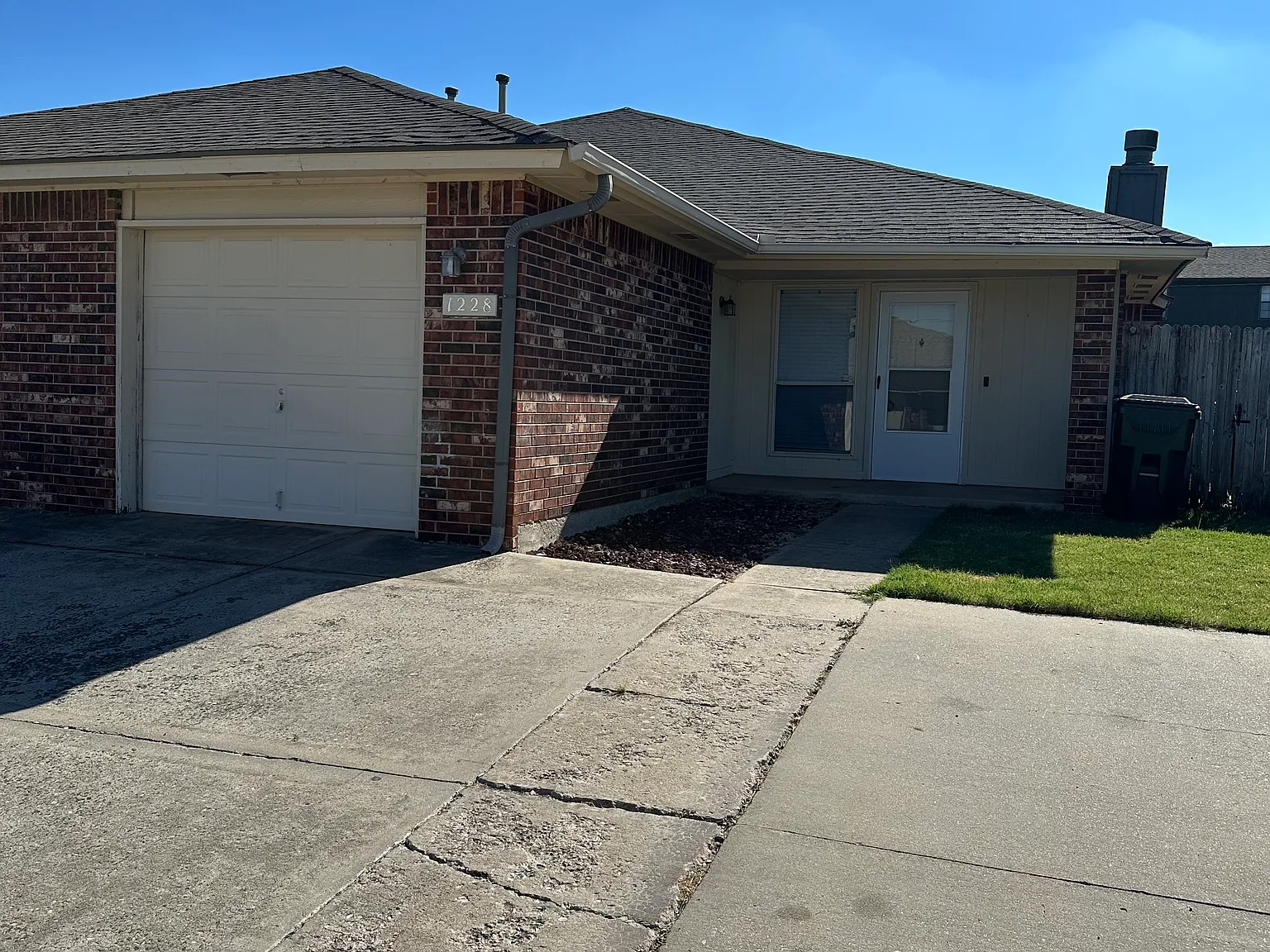 1228 High Meadows Dr — Photo 4