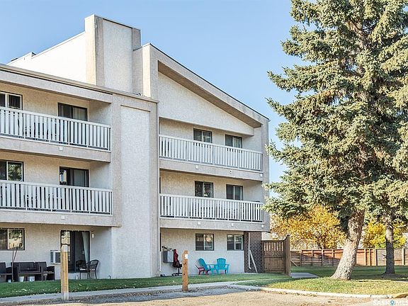 2nd image of 310 Stillwater Dr #817