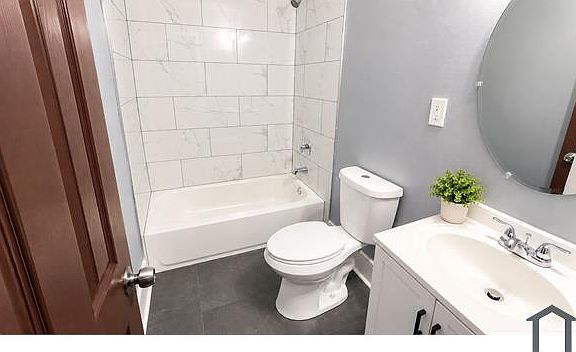 4th image of 792 Goodwyn St