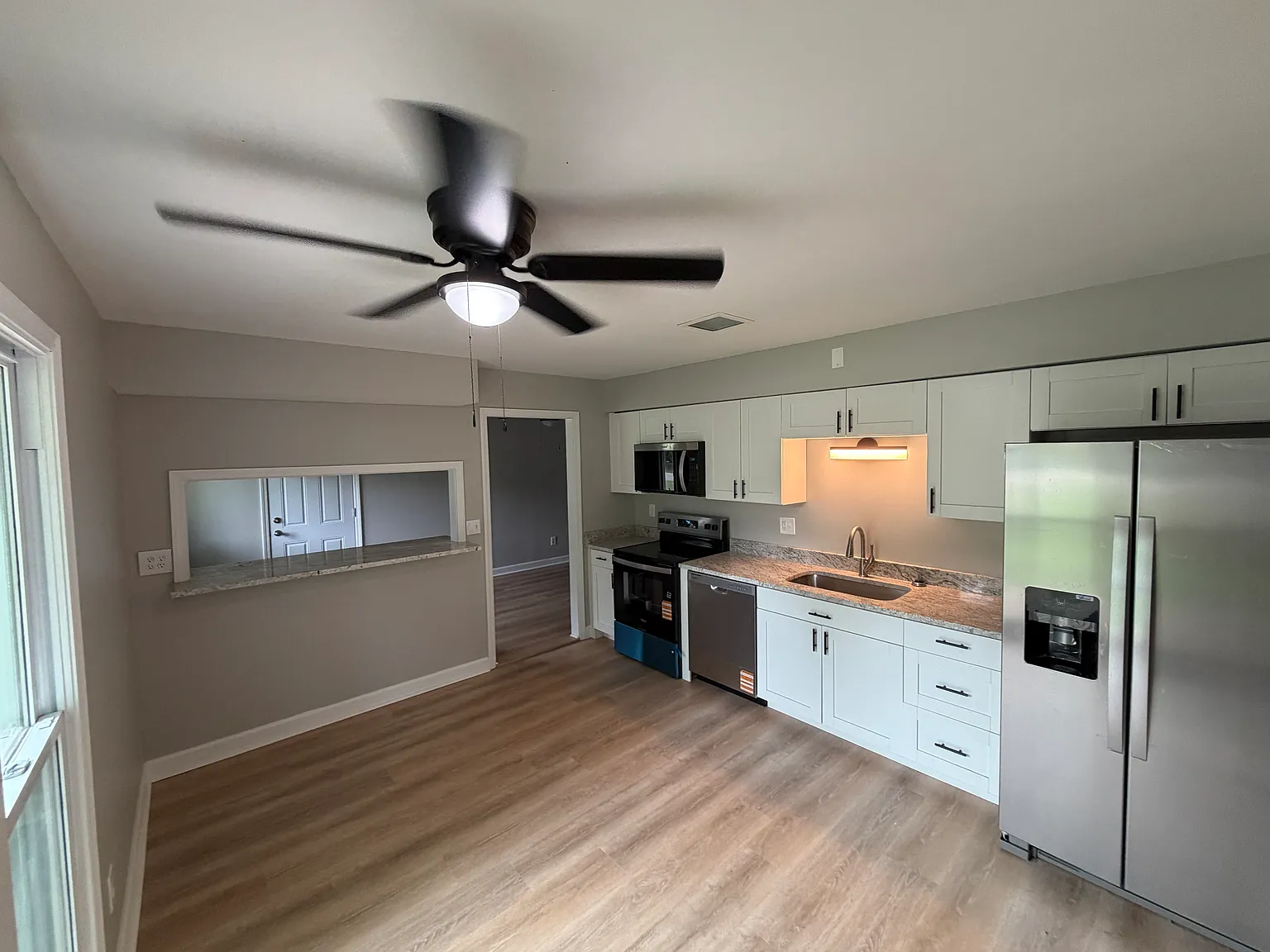 661 Ridgeway Dr — Photo 3