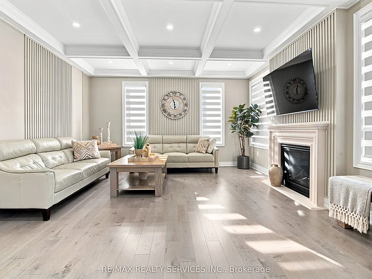 194 Coldwell Bay Cir — Photo 16