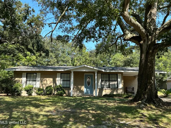 4106 Emerson St, Pascagoula, MS 39581