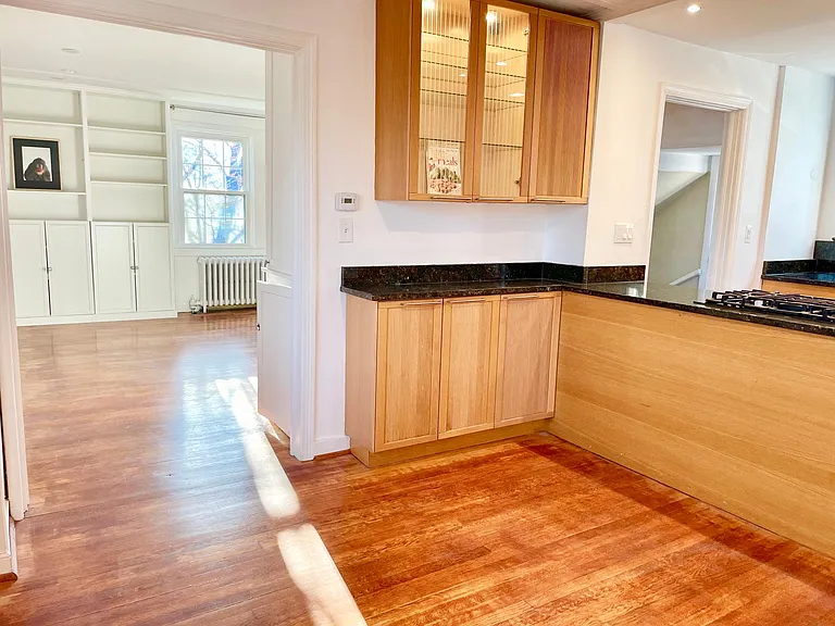 1309 N Glebe Rd — Photo 15