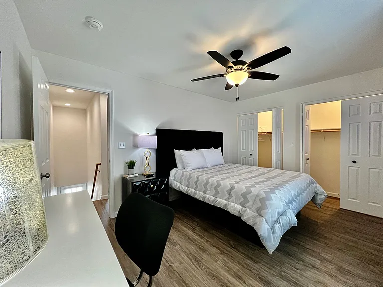 815 W Pearl St #C — Photo 11
