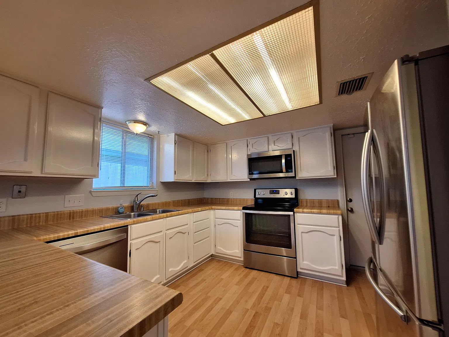 8106 Windy Acres Dr — Photo 4