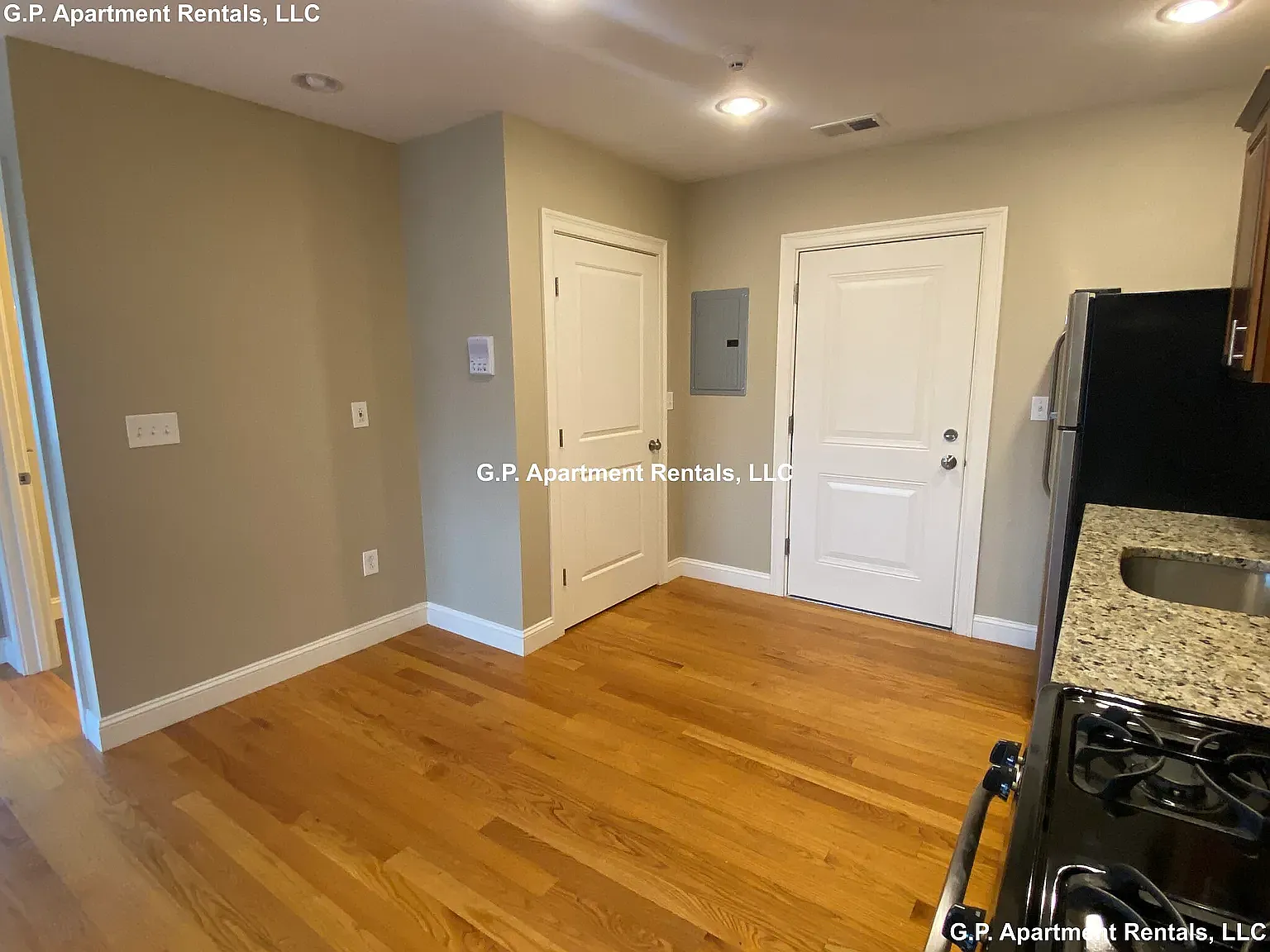 1 bed, $2,100 — Photo 4