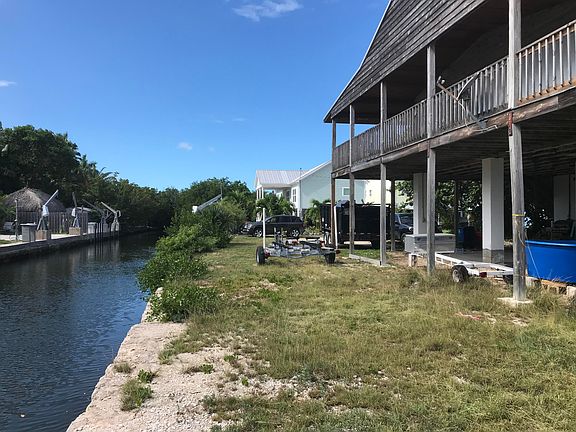 4th image of 97 Lake Dr N