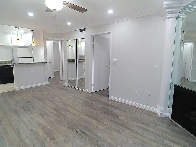 14242 Roscoe Blvd — Photo 15